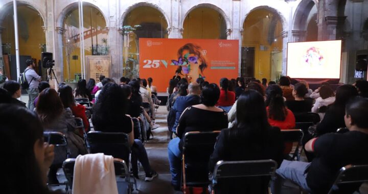 «Desde los zulos»: la escritora y activista Dahlia de la Cerda comparte su visión del feminismo con la comunidad UG