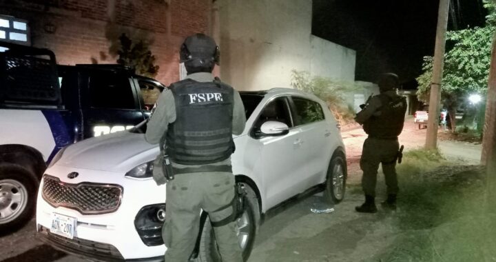 Aseguran armamento y equipo táctico en Salamanca; hay un detenido