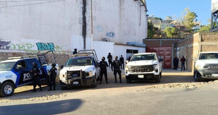 Detienen FSPE y FGR a una persona en cateo a Plaza de Toros y aseguran presunta droga