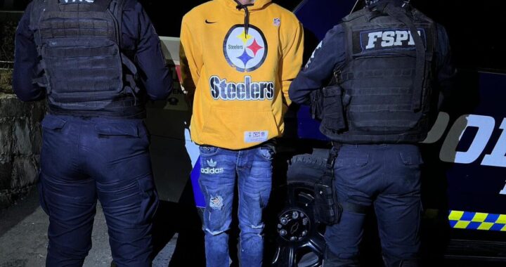 Detienen a un hombre con arma falsa y 39 dosis de cristal