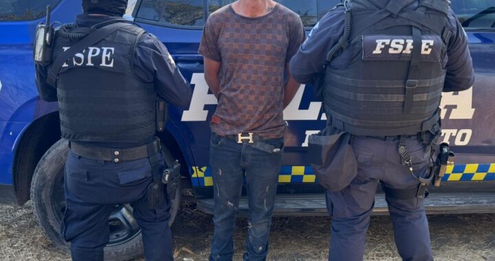 Detienen en Pénjamo a un hombre con arma larga, chaleco balístico y 553 dosis de cristal