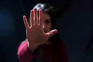 Atribuyen autoridades, que la violencia de género está motivada por las adicciones