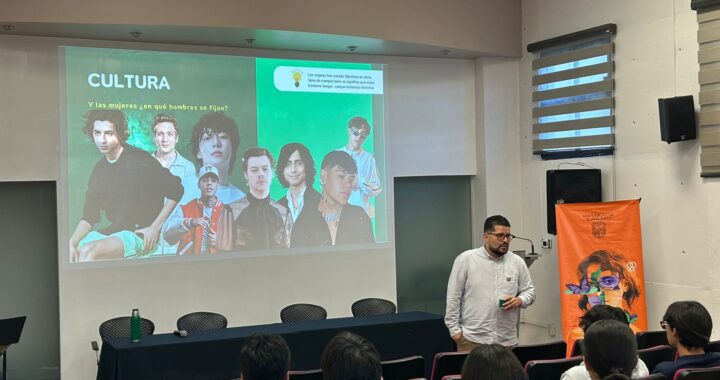 CHARLA EN DCEA UG HACE CRÍTICA DE LA CULTURA PATRIARCAL