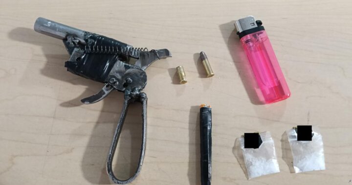 Detienen a hombre con arma de fuego y presunta droga