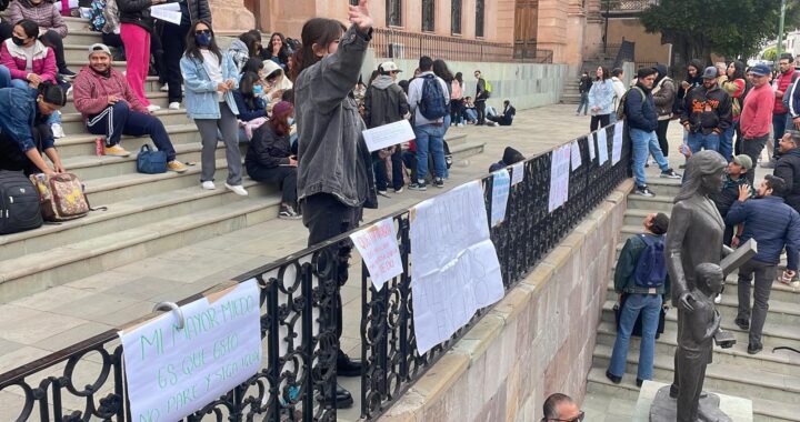 Denuncian estudiantes normalistas abuso de autoridad y discriminación