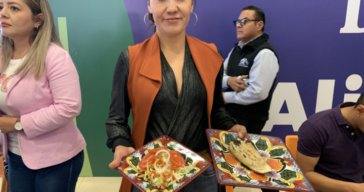 Logra el Primer Lugar la Sra. Rita Galván con la receta “Chiles Escondidos” a través del Concurso Platillo Saludable 2024