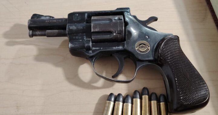 Detiene Policía Preventiva de Guanajuato a dos hombres; uno portaba un arma de fuego