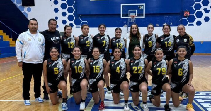 Equipo femenil de baloncesto Abejas UG gana partido contra Leonas Anáhuac