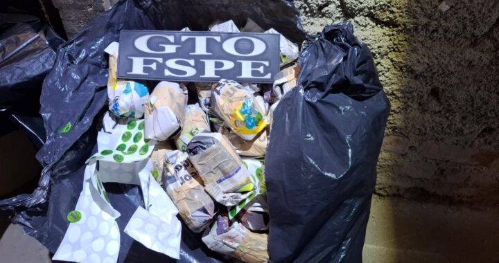 Aseguran dos inmuebles, un sótano tipo búnker, armas y presunta droga tras cateos en León 