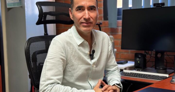 Observa investigador UG sobre los escenarios económicos para las nuevas generaciones