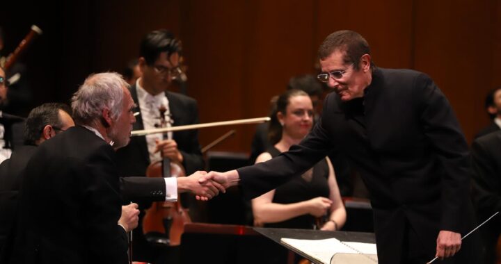 Gustavo Rivero Weber dirige una experiencia musical junto a la OSUG