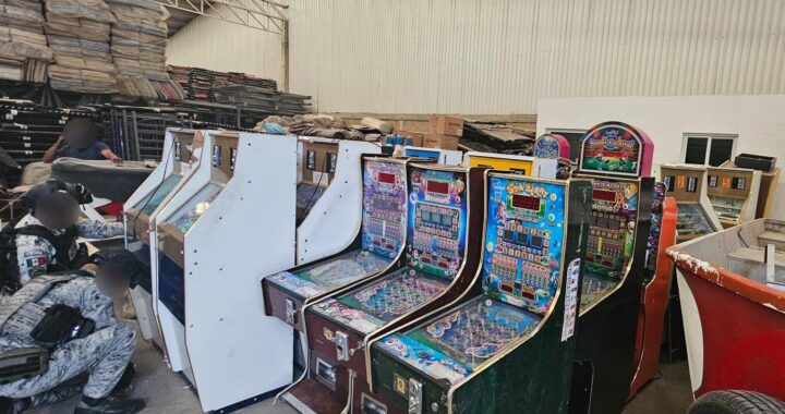 Aseguran 52 máquinas tragamonedas durante operativo conjunto en varias colonias de León 