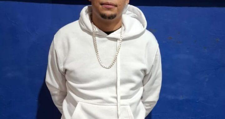 Lo detienen por falta administrativa y tenía orden de aprehensión por tentativa de homicidio