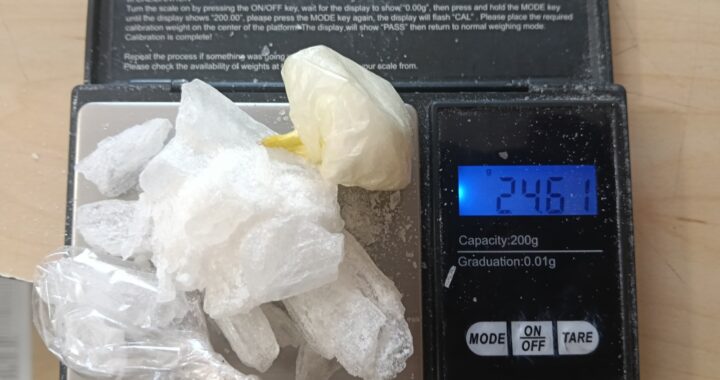 Detienen a una mujer con presunto cristal