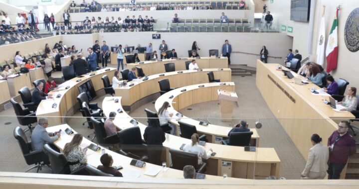 Reconocen diputados retos pendientes en la administración estatal