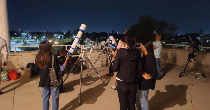 La Biblioteca Central Estatal invita a la Jornada de Astronomía “Luna Roja”