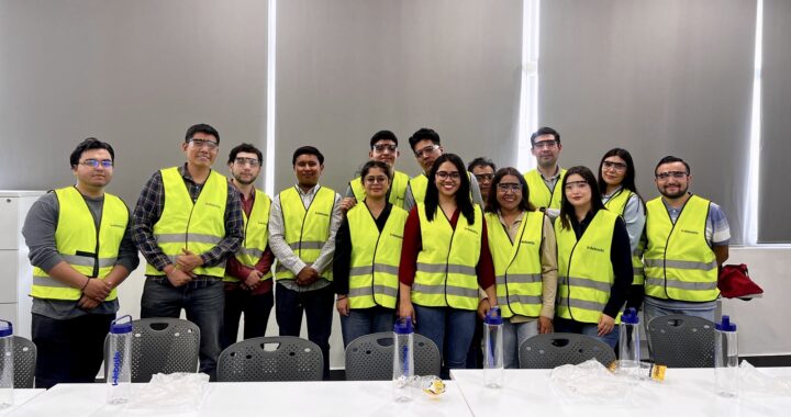 Estudiantes de Mecánica y Mecatrónica UG conectan la educación con la industria 