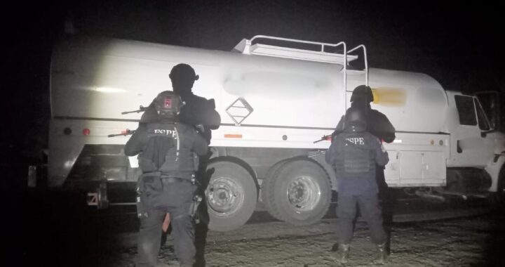 Aseguran pipa con más de 19 mil litros de hidrocarburo en Salamanca