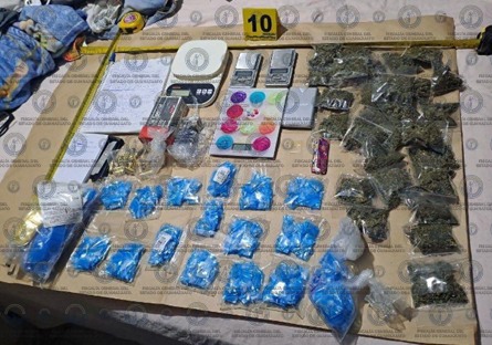 Caen presuntos narcomenudistas durante cateo en León