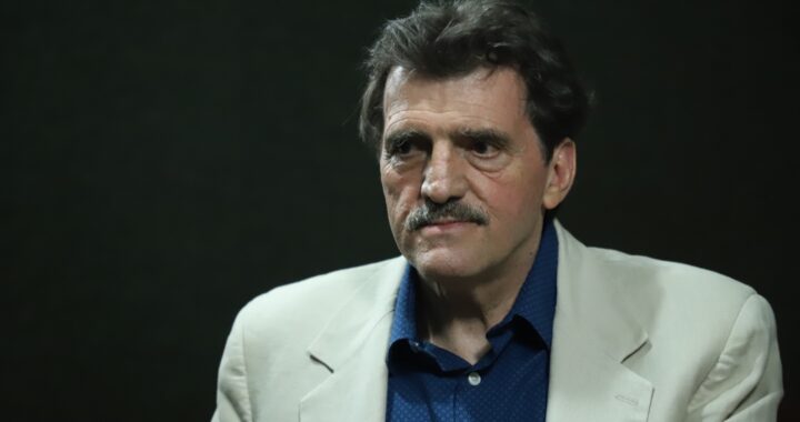 La literatura que sigue una tesis ideológica es pobre por naturaleza: Enrique Serna, en la FILUG
