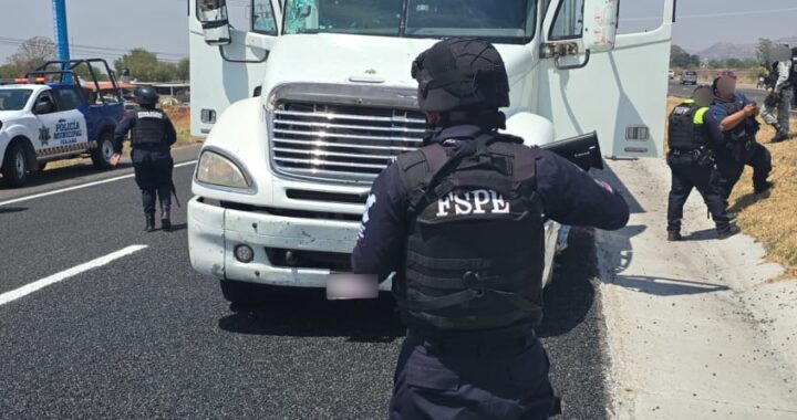 Detienen a conductor tras persecución interestatal junto a fuerzas federales y de Michoacán 