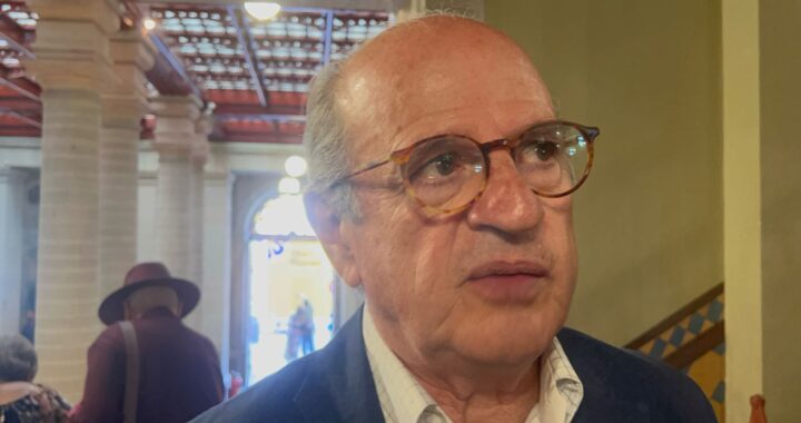 Prohibición de comida chatarra en escuelas debe ser gradual