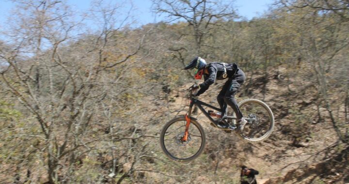 TRIUNFA ALAN REYES EN LA PRIMERA FECHA DEL NACIONAL DOWNHILL EN LA FRAGUA