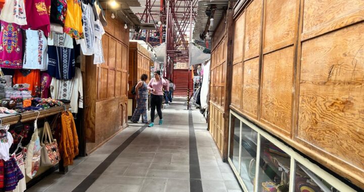 Revisan que los locatarios de mercados cumplan con el giro permitido