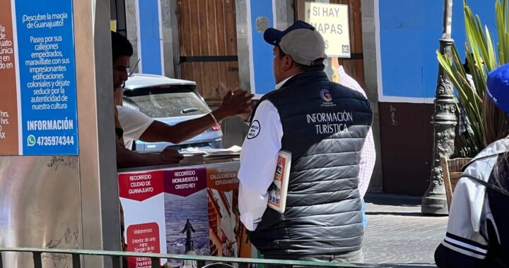 Van contra guías turísticos piratas durante Cervantino; seguridad está garantizada