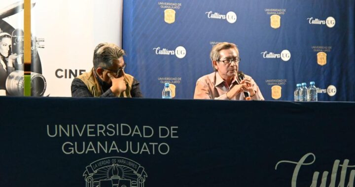 José Luis Martínez da cátedra de periodismo en la UG