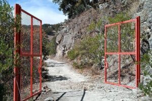Camino a Los Mexicanos es del estado y está libre al público