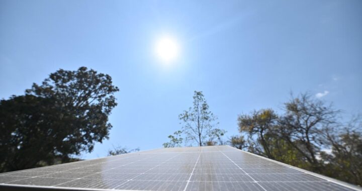 Llevan luz eléctrica a los poblados más alejados de la capital
