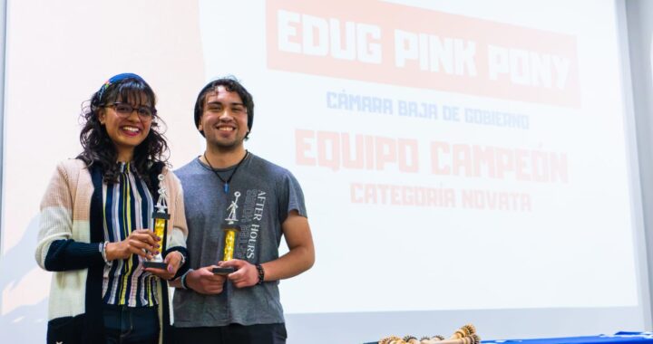 Estudiantes UG DDPG triunfan en certámenes de debate 