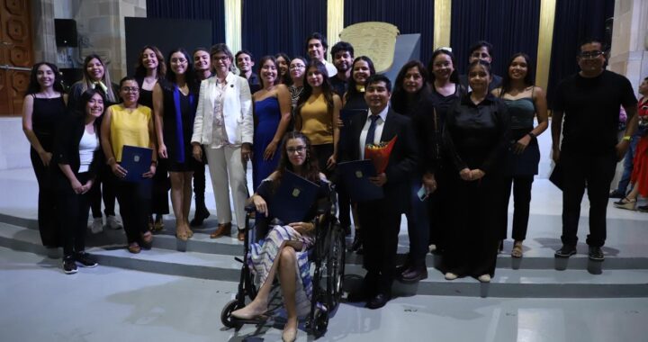 Celebra UG cierre de cursos y acciones por la inclusión ante la discapacidad auditiva