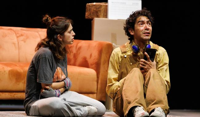 MIL VECES NO, UNA COMEDIA OSCURA PARA REÍR, LLORAR Y SOBREVIVIR AL APOCALIPSIS