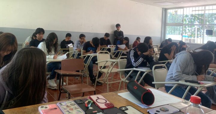 UG ENMS Pénjamo realiza Torneo de Química 2025