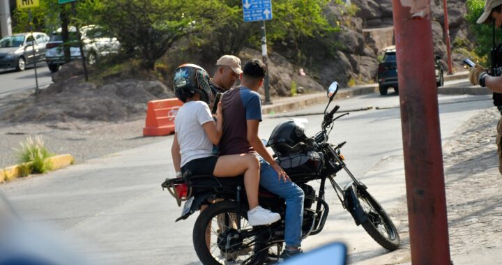 Buscan modificar iniciativa para rotular cascos de motociclistas