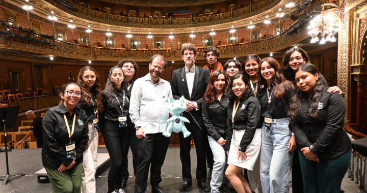 Espiral UG Foro Universitario, un viaje artístico hacia las profundidades marinas