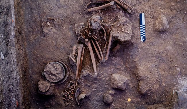 RECUPERAN OSAMENTAS HUMANAS Y CERÁMICA PREHISPÁNICAS DE MÁS DE 800 AÑOS DE ANTIGÜEDAD, EN IZÚCAR, PUEBLA