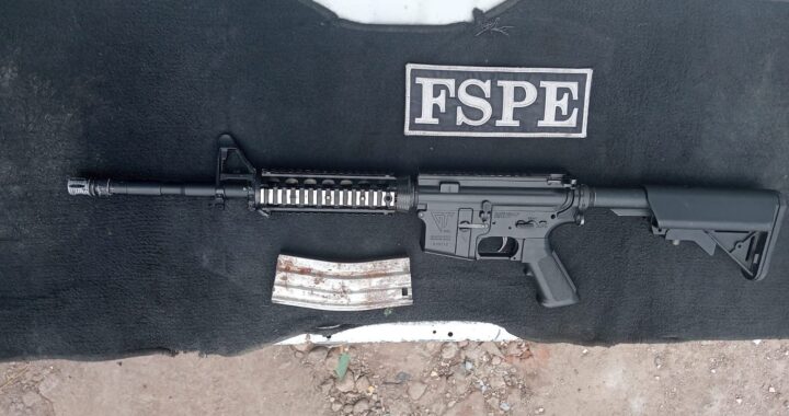 Detienen en Dolores Hidalgo a dos hombres con arma oculta en funda para guitarra