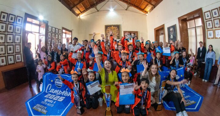 Reconocen al equipo Felinos por su destacada participación internacional