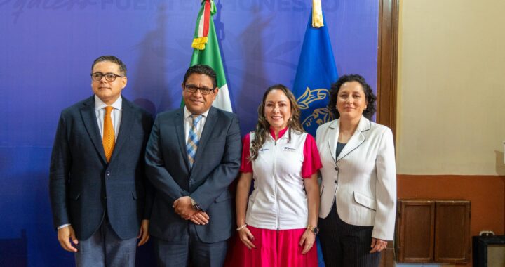 Designa alcaldesa a tres nuevos directores de su administración