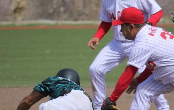 RIEGAN PIMIENTA EN EL DIAMANTE CON GRANDES DUELOS EN SEGUNDA FUERZA Y COLOSOS DEL BÉISBOL