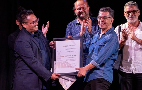 RECONOCEN TRAYECTORIA DEL ARTISTA JORGE CERECERO EN EL FESTIVAL INTERNACIONAL PRIMATE ESCÉNICO 2025