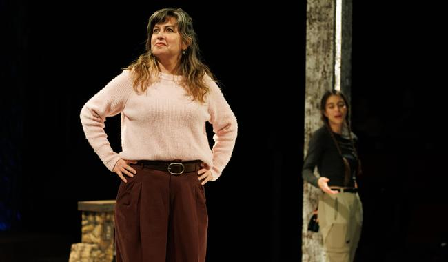 “POR EL MAR”, UN CANTO ESCÉNICO A LA RESISTENCIA FEMENINA 