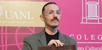 ENTREGAN A DAVID ANUAR EL PREMIO IBEROAMERICANO DE POESÍA MINERVA MARGARITA VILLARREAL 2025