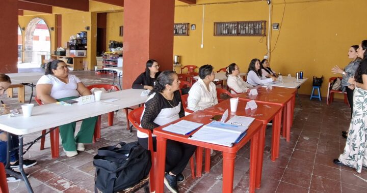 Capacitan a mujeres para el auto empleo en la capital