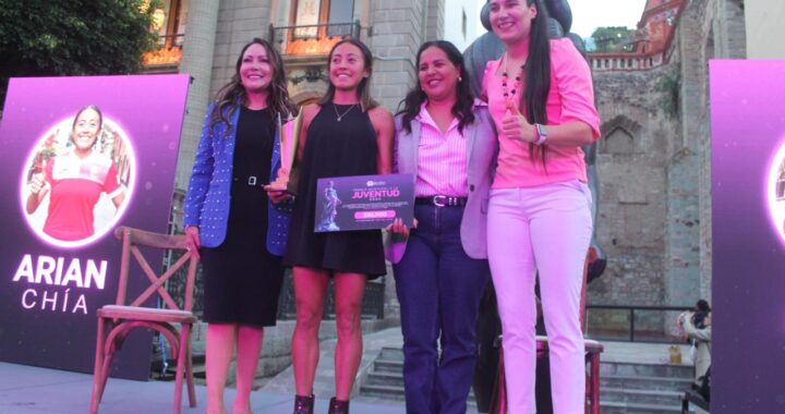 ARIÁN CHÍA RECIBE EL PREMIO DE LA JUVENTUD EN LA CATEGORÍA DE DEPORTES