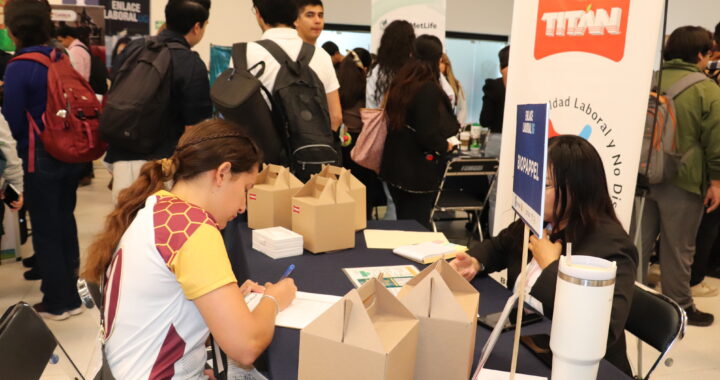 Ofrecen más de 700 empleos a estudiantes y egresados de la Universidad de Guanajuato