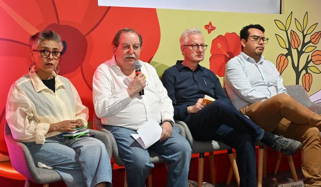 ENTRE LETRAS Y PANTALLAS, RINDEN HOMENAJE AL PERIODISTA CULTURAL HUEMANZIN RODRÍGUEZ EN LA 36 FILAH